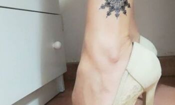 tatuaggio alla caviglia
