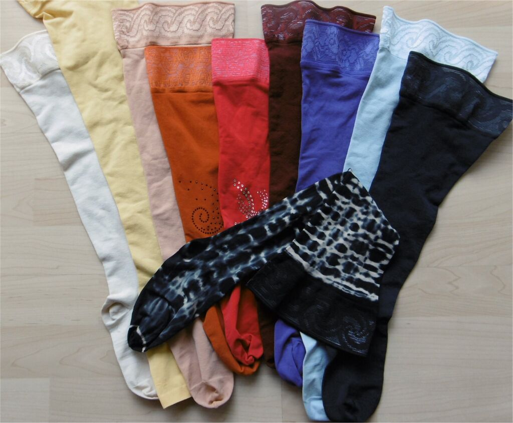 Calze elastiche a compressione: insieme al movimento e alle gambe sollevate, sono fra le misure con più prove contro gon