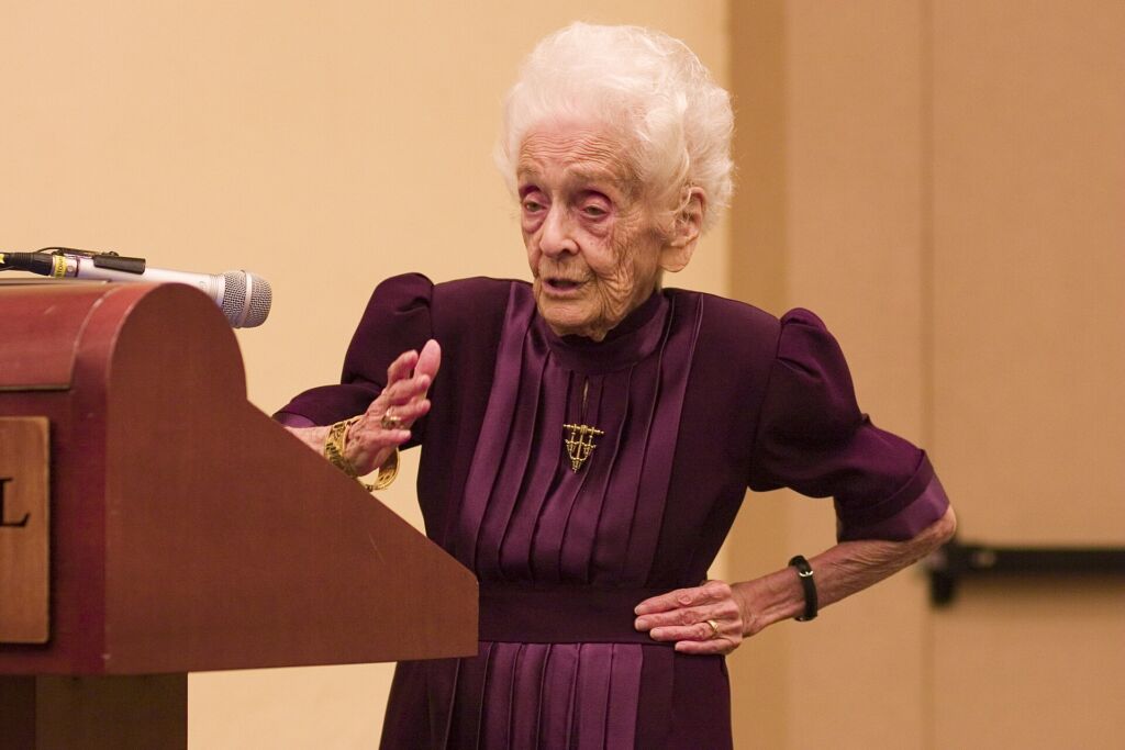 Rita Levi-Montalcini, premio Nobel per la medicina nel 1986 per la scoperta del fattore di crescita nervoso. Il premio r