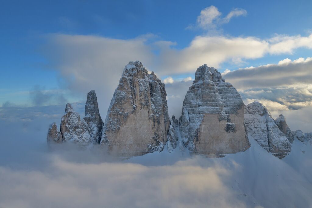 Le Tre Cime di Lavaredo: le Dolomiti prendono il nome dal minerale dolomite, a sua volta dedicato al geologo Déodat de D