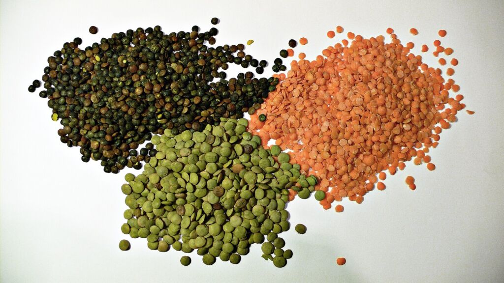 Le lenticchie, come gli altri legumi e le verdure a foglia verde, sono fra gli alimenti più ricchi di folati.